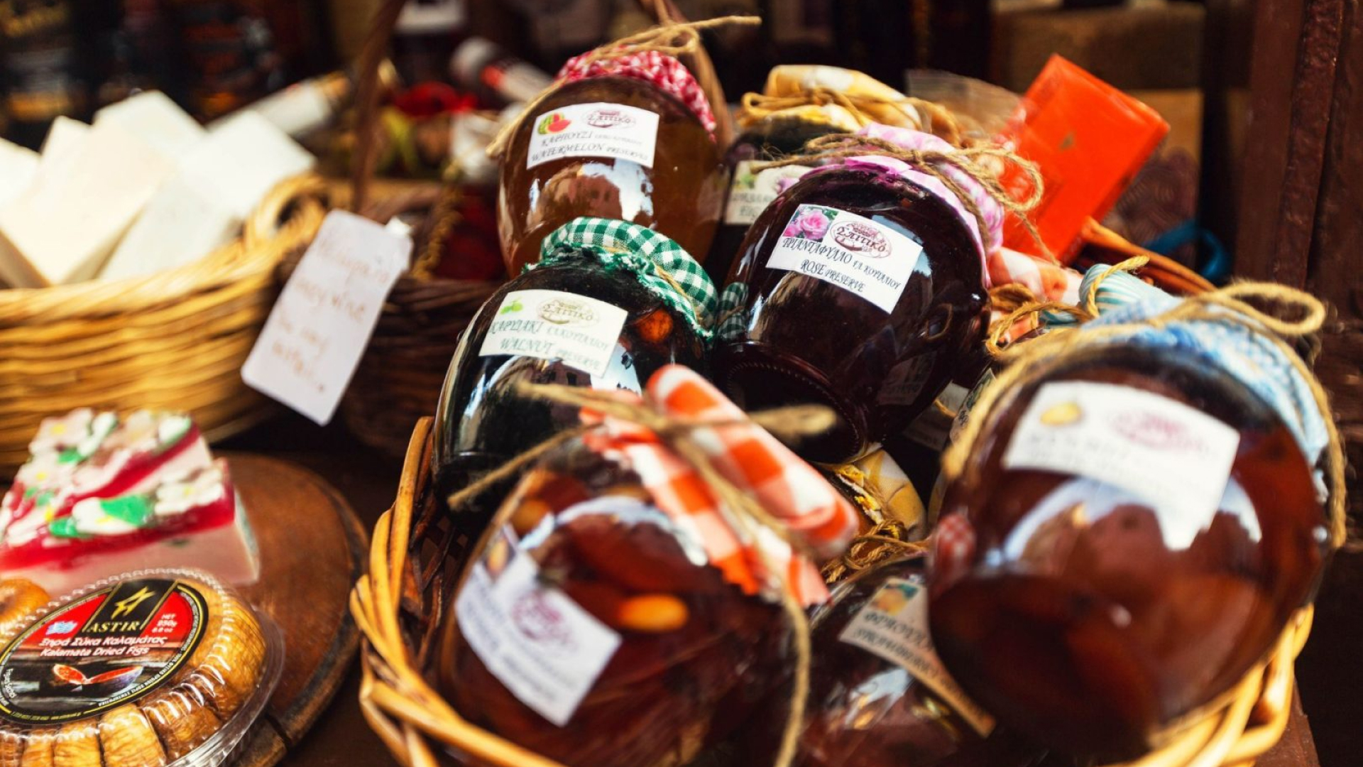 Shopping - Santa Marina Arachova Resort & Spa